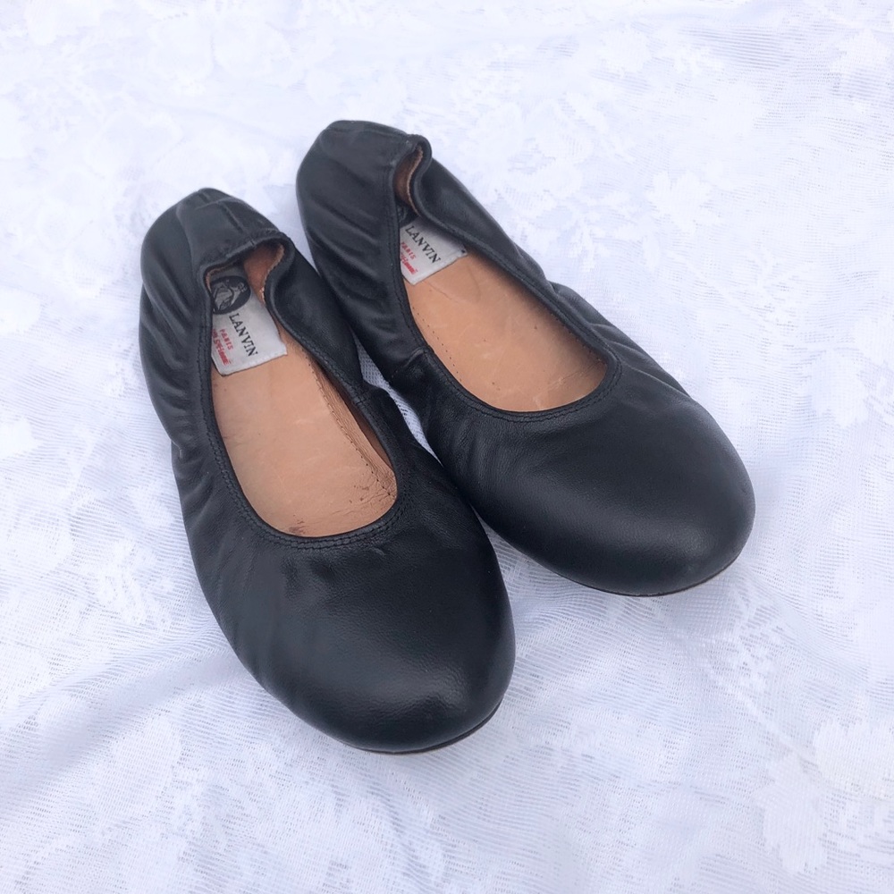 Lanvin ballet flats “offers welcomed”